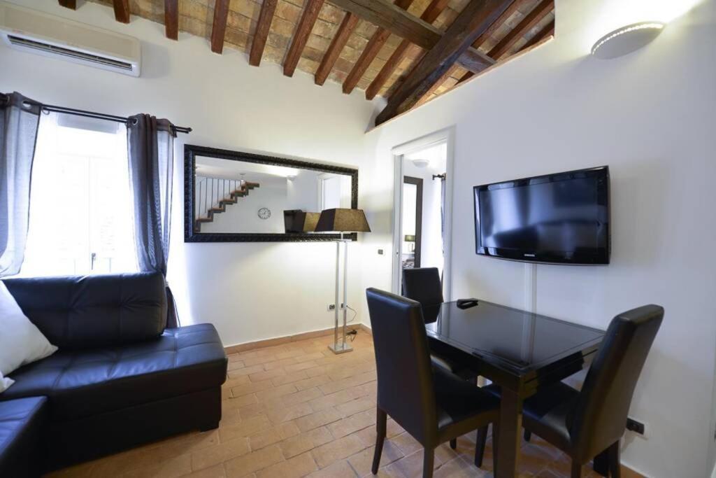 Ibernesi - Charming Apartment At The Roman Forums מראה חיצוני תמונה