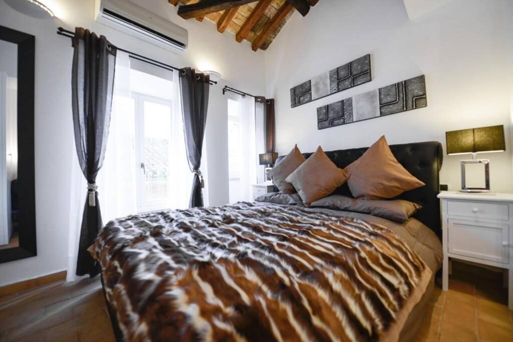Ibernesi - Charming Apartment At The Roman Forums מראה חיצוני תמונה
