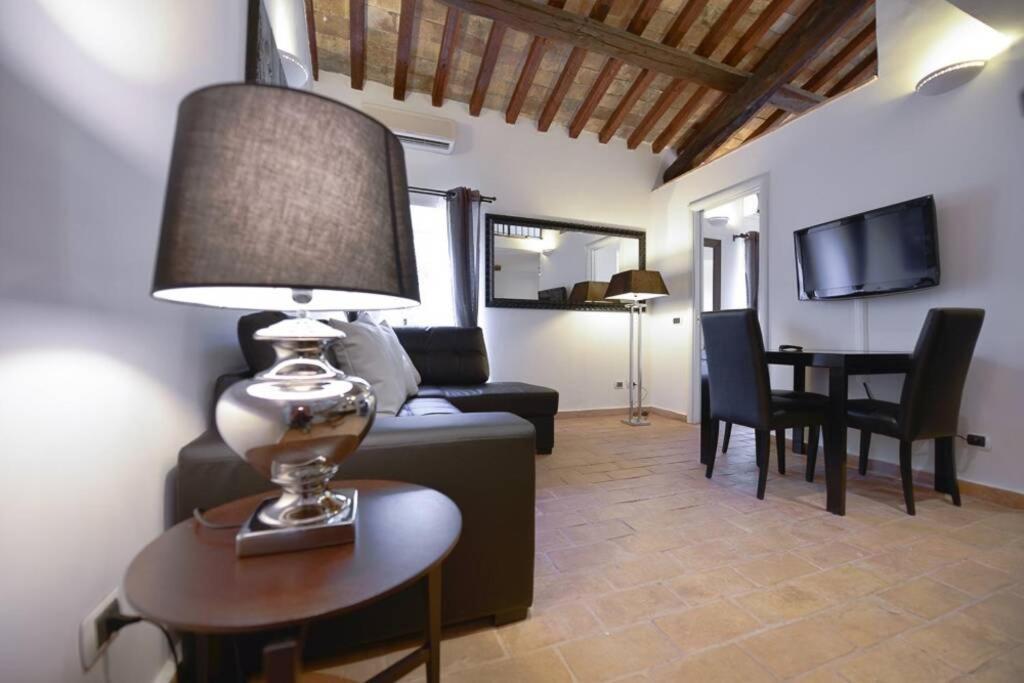 Ibernesi - Charming Apartment At The Roman Forums מראה חיצוני תמונה