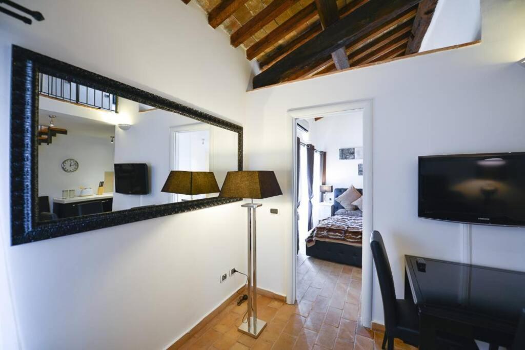 Ibernesi - Charming Apartment At The Roman Forums מראה חיצוני תמונה