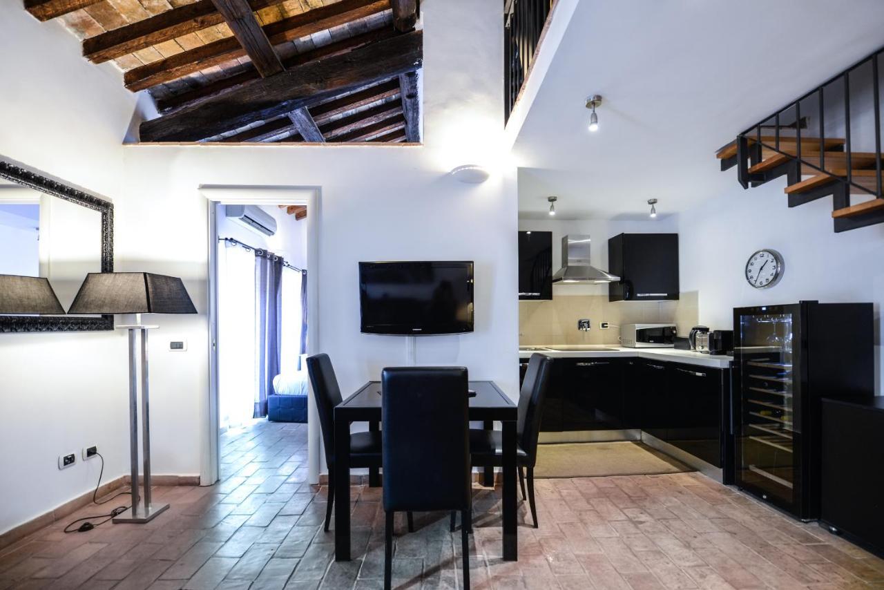 Ibernesi - Charming Apartment At The Roman Forums מראה חיצוני תמונה